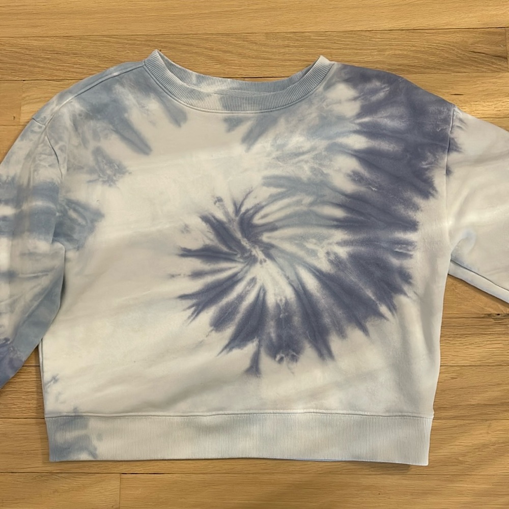 Gap kids (girls) size large blue tie dye crewneck sweatshirt